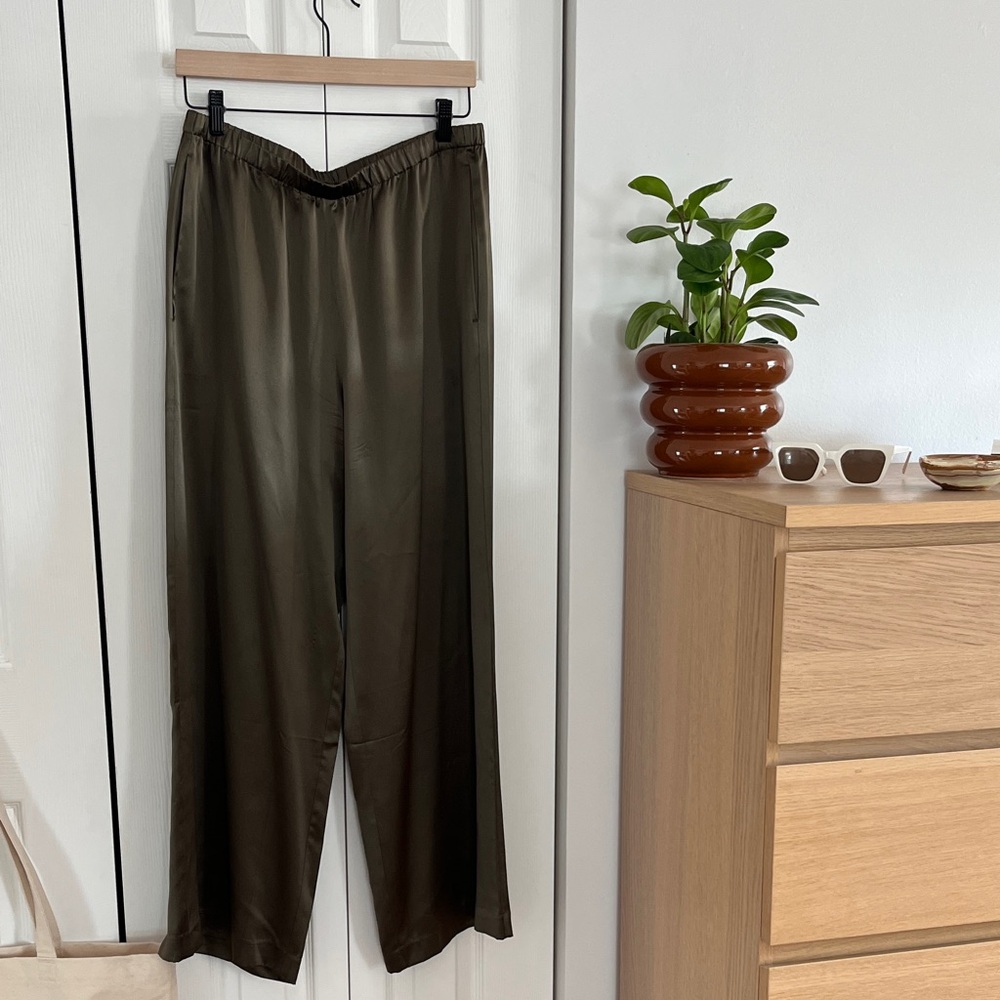 Banana Republic Olive Silk Elastic Waist Pants